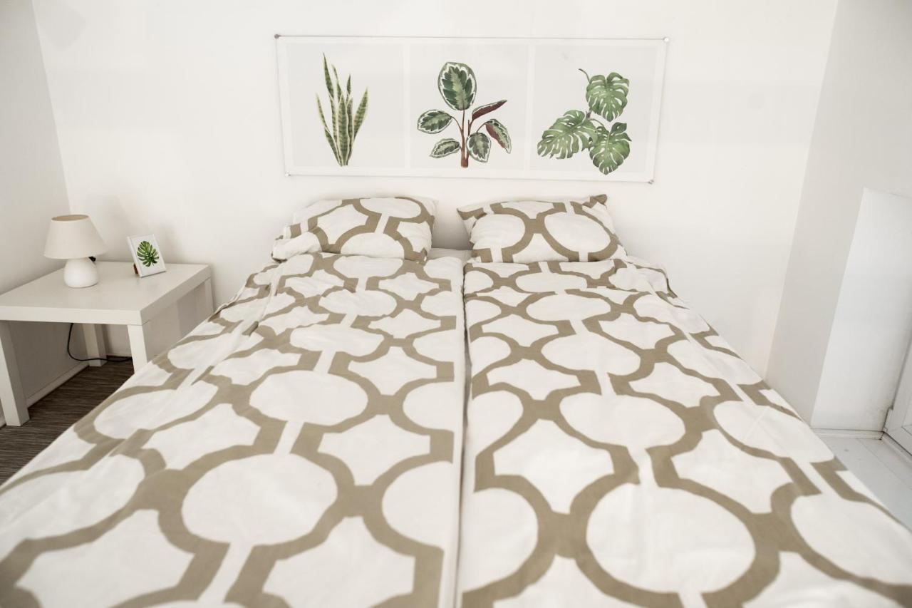 N28 Studio Apartment In Andrassy Boulevard. Boedapest Buitenkant foto
